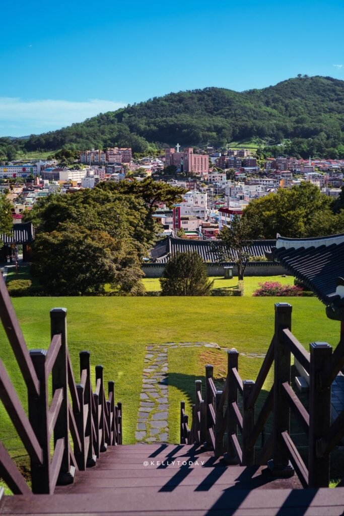 What You Need to Know Before Getting an English Teaching Job in Korea