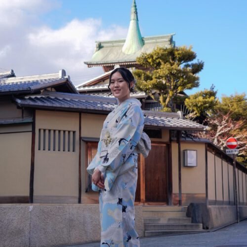 Must Know Tips for a Kimono Rental in Japan. Kimono Rental in Kyoto.