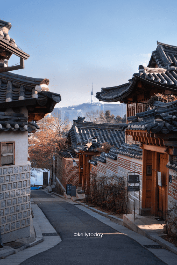 Seoul Travel Bucket List: Discover the Best Places To Visit in Seoul for your Seoul travel itinerary.